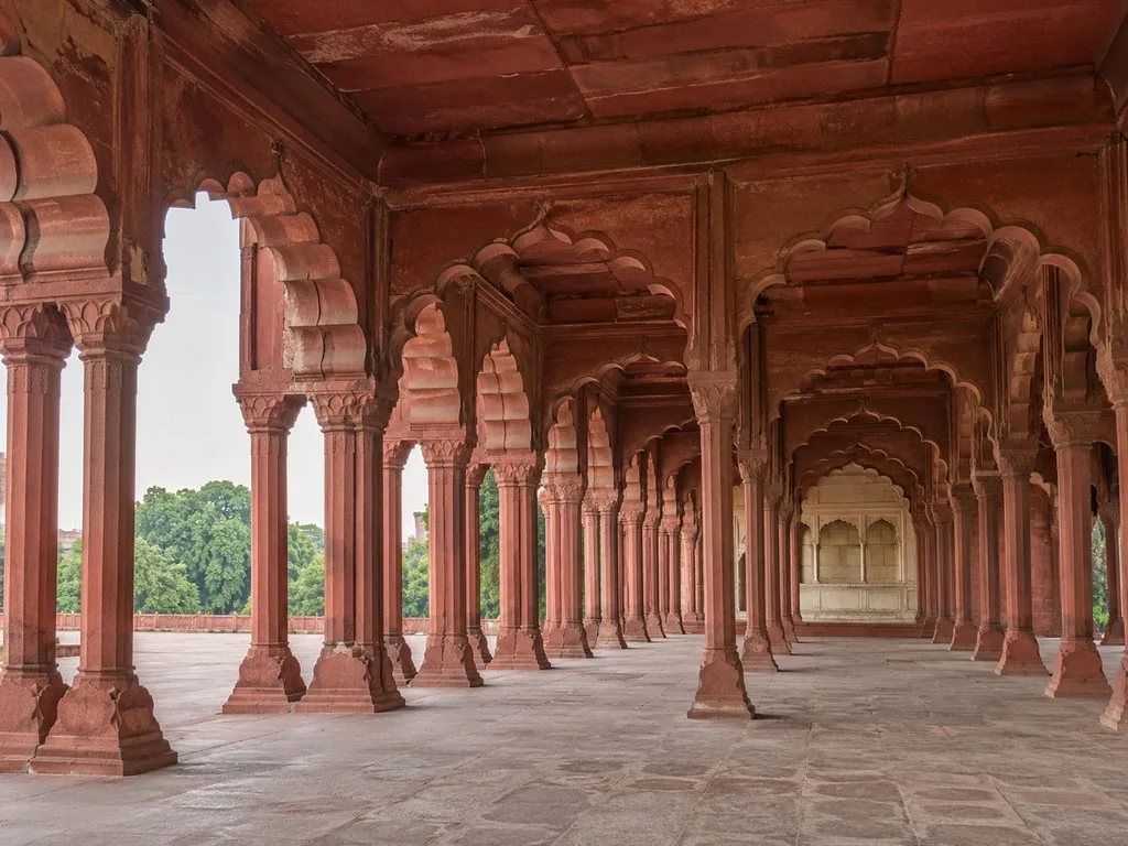 The scalloped red arcades of the Diwan-i-Am, the hall of public audience